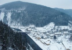 Zasněžený Vír – pohled z Klubačice