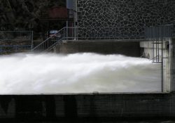 Detail výpustí od paty hráze