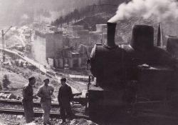 Parní lokomotiva s kamením z Korouhvického lomu