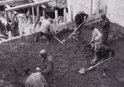 Dalších pár desítek centimetrů betonu