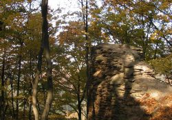 Zdivo nad přehradou