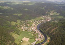 Svratka linoucí se Vírem