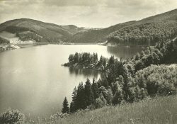 Přehrada z louky nad Korouhvicí