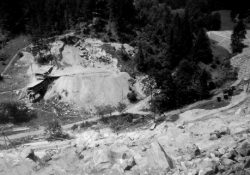 Provizorní lom s drtírnou kamene