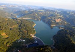 Krajina s prvními náznaky podzimu